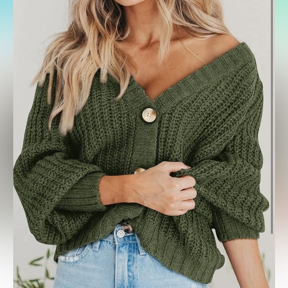 Chunky Knit Open Front Sweater Long Sleeve Button Loose Short Cardigan
8093 - Picture 3 of 9